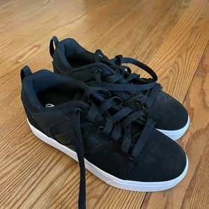 Heelys sneakers size- youth 4